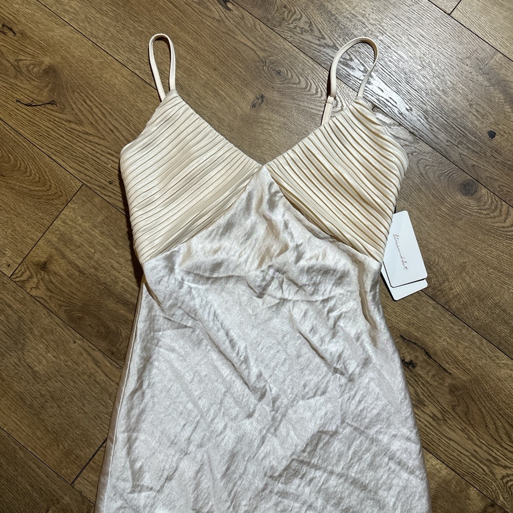 Light weight maxi dress with adjustable straps - Picture 4 of 6